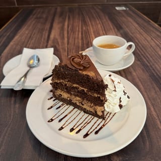 CHOCOLATE CAKE