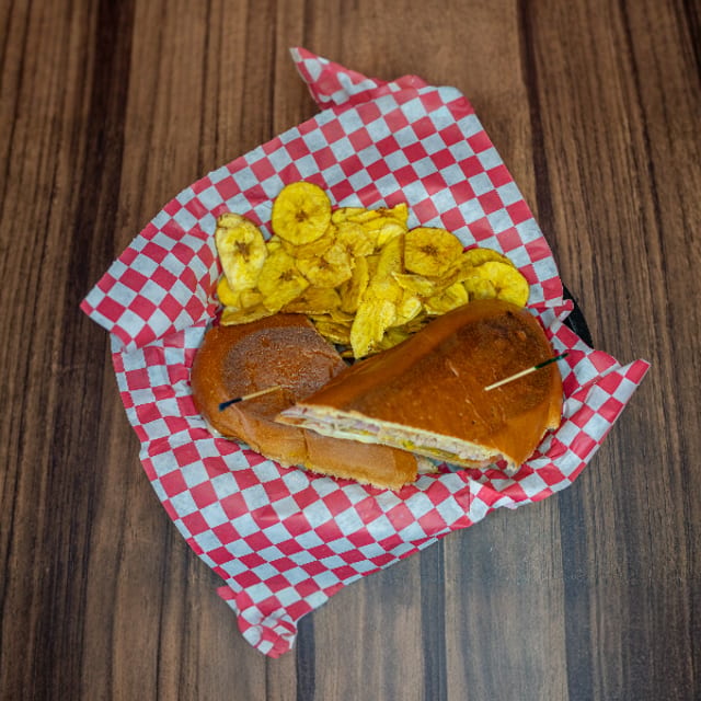 Medianoche Sandwich